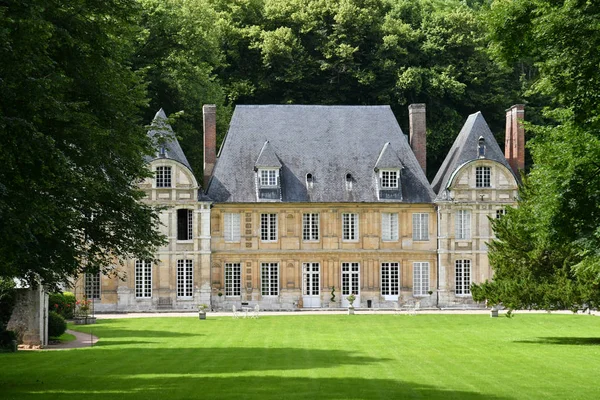Duclair, Francia - 22 de junio de 2016: el castillo de Du Taillis — Foto de Stock