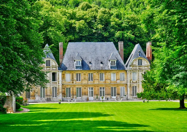 Duclair, France - june 22 2016 : the Du Taillis castle — Stock Photo, Image