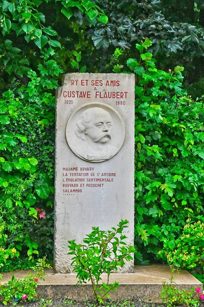Ry, Francja - 23 czerwca 2016: Stela Gustave Flaubert — Zdjęcie stockowe