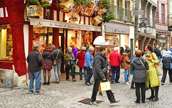 Руан, Франция - 26 ноября 2016 г.: исторический центр города — стоковое фото