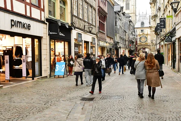 Rouen, Francia - 26 de noviembre de 2016: el centro histórico de la ciudad — Foto de Stock