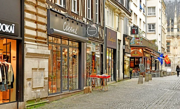 Rouen, Fransa - 26 Kasım 2016: tarihi şehir merkezi — Stok fotoğraf