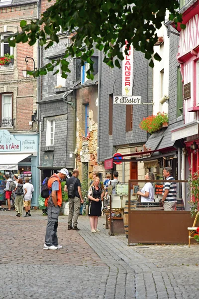 Honfleur, France - august 18 2016 : picturesque city in summer — Stock Photo, Image