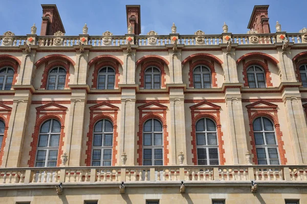 Saint Germain en Laye, Francia - 2 de mayo de 2016: casco antiguo histórico — Foto de Stock