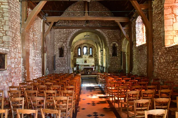 Charleval, Francia - 7 de septiembre de 2016: Iglesia de Saint Denis — Foto de Stock