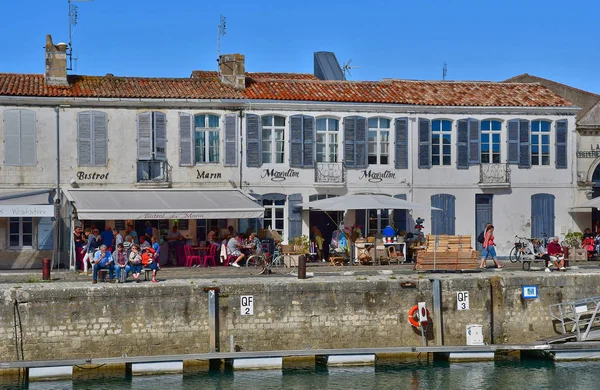 Saint Martin de Re, Francia - 25 de septiembre de 2016: pintoresco vil —  Fotos de Stock