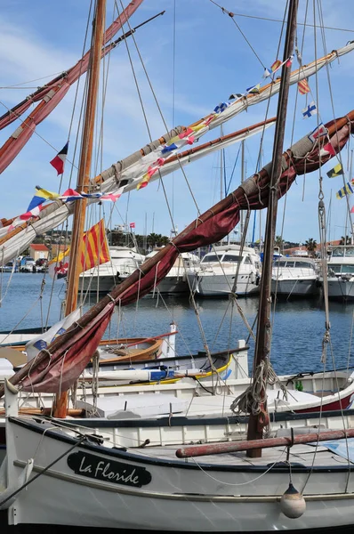 Bandol, Francia - 20 aprile 2016: la pittoresca città — Foto Stock