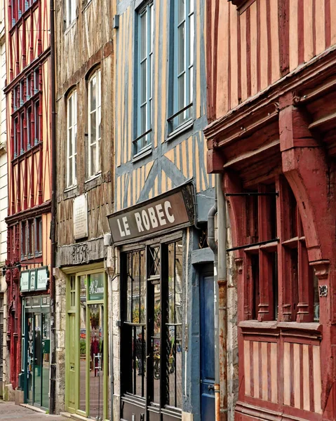 Rouen, Francja - 26 listopada 2016: centrum historyczne miasta — Zdjęcie stockowe