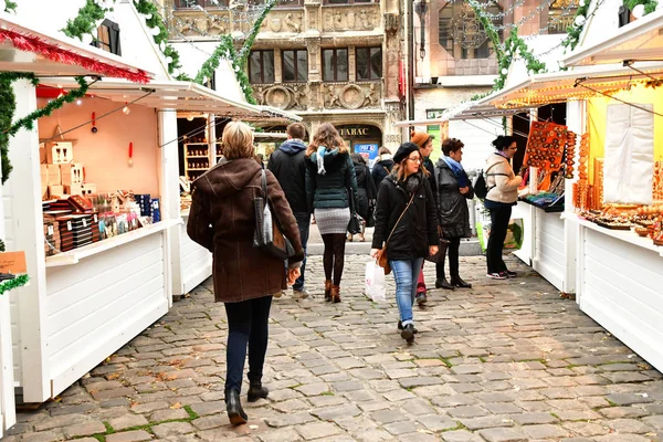 Rouen, Francia - 26 de noviembre de 2016: el centro histórico de la ciudad —  Fotos de Stock