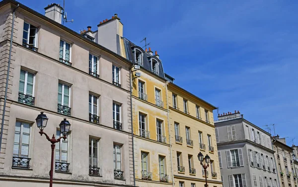 Versalhes, França - 13 de agosto de 2016: pitoresco centro da cidade em — Fotografia de Stock