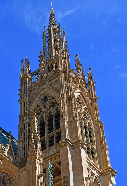 Metz, França - 25 de julho de 2016: a catedral — Fotografia de Stock