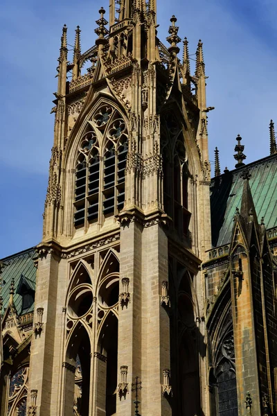 Metz, França - 25 de julho de 2016: a catedral — Fotografia de Stock