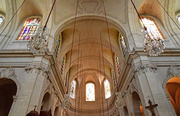 Versalles, Francia - 13 de agosto de 2016: Catedral de San Luis —  Fotos de Stock