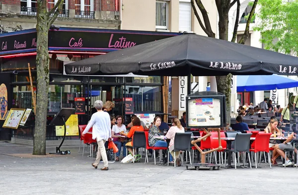 Reims, France - july 25 2016 : picturesque city in summer — Stock Photo, Image