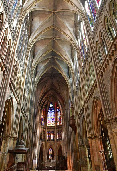 Metz, França - 25 de julho de 2016: a catedral — Fotografia de Stock