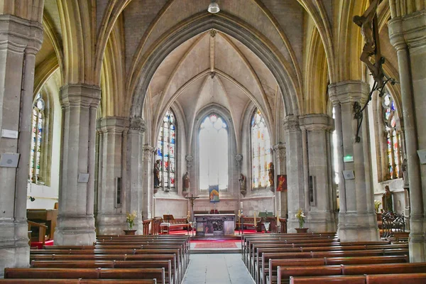 Buchy-πληροφορίες για ταξίδια, Εκδρομές και Αξιοθέατα-23 Ιουνίου 2016: εκκλησία Notre Dame — Φωτογραφία Αρχείου