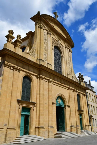 Metz, Francia - 25 luglio 2016: Chiesa di Notre Dame de l Assomption — Foto Stock