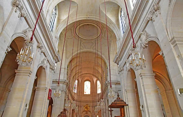 Versalles, Francia - 13 de agosto de 2016: Catedral de San Luis — Foto de Stock