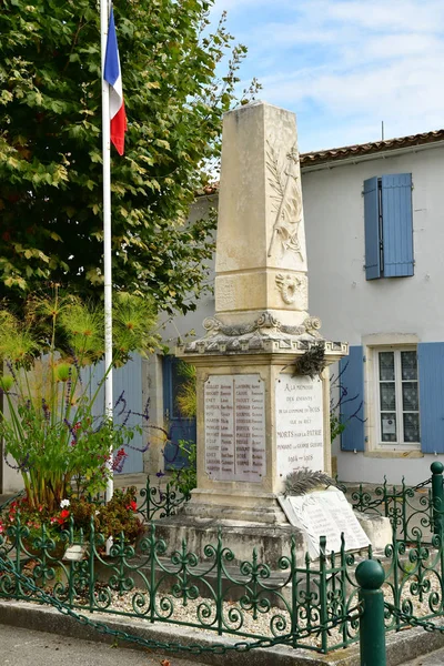 Le Bois Pfelen Re, France - september 27 2016: picturesque v — стоковое фото