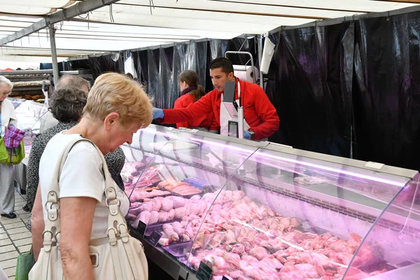 Saint Germain en Laye, Francia - 12 de junio de 2016: pintoresca marca — Foto de Stock