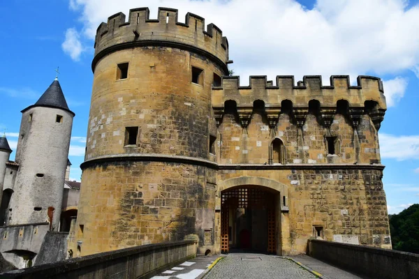 Metz, France - july 25 2016 : picturesque porte des Allemands — 图库照片