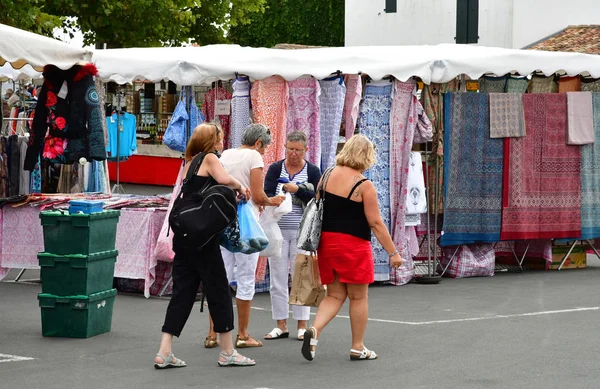 Ars en Re, France - 26 septembre 2016 : village pittoresque dans un — Photo