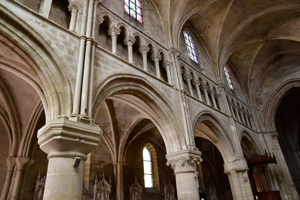 Auvers sur Oise, França - 14 de agosto de 2016: Notre Dame de l Asso — Fotografia de Stock