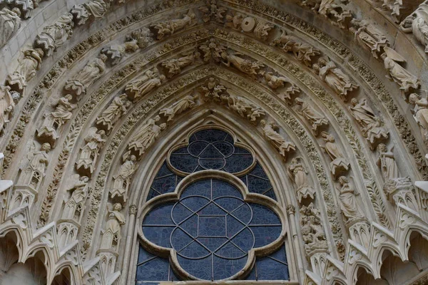 Reims, Franciaország - július 25 2016: Notre Dame-katedrális — Stock Fotó