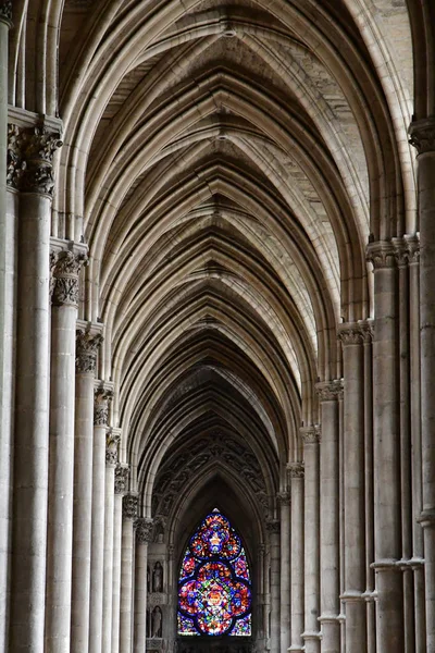 Reims, Fransa - 25 Temmuz 2016: Notre Dame Katedrali — Stok fotoğraf