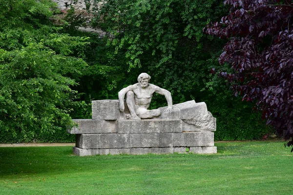 Reims, Francia - 26 de julio de 2016: estatua de Paul Landowski —  Fotos de Stock