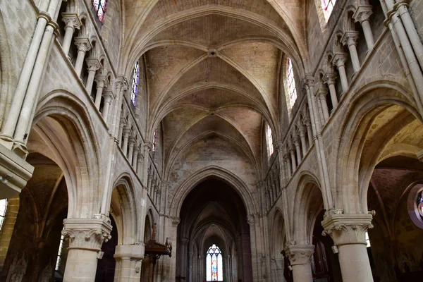 Auvers sur Oise , France - august 14 2016 : Notre Dame de l Asso — 图库照片