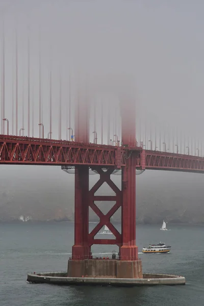 San Francisco; USA - juli 13 2016: Golden Gate brug — Stockfoto