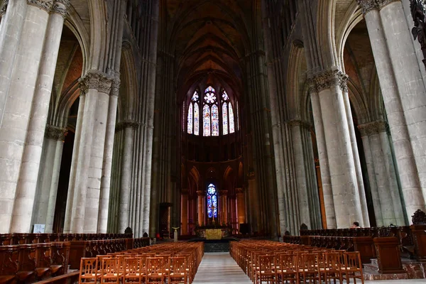Reims, Francia - 25 de julio de 2016: Catedral de Notre Dame — Foto de Stock