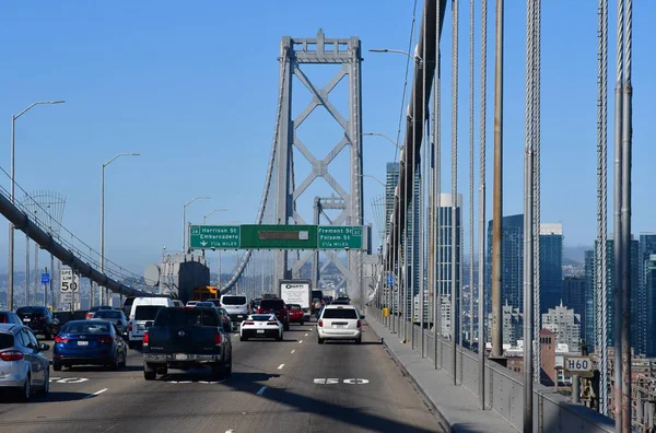 San Francisco; Estados Unidos - 13 de julio de 2016: Bay Bridge — Foto de Stock