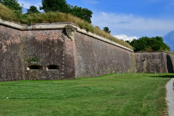 Neuf Brisach, França - 23 de julho de 2016: fortificação no verão — Fotografia de Stock