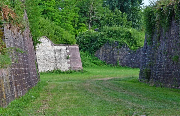 Neuf Brisach, Francia - 23 luglio 2016: fortificazione estiva — Foto Stock