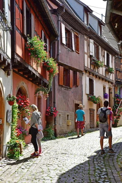 Eguisheim, France - 23 juillet 2016 : village historique en été — Photo