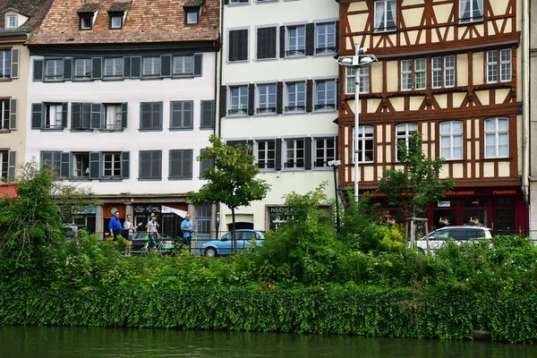 Estrasburgo, França - 24 de julho de 2016: pitoresco centro da cidade em — Fotografia de Stock