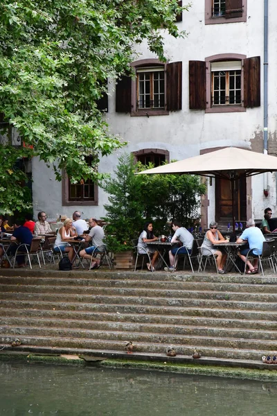 Štrasburk, Francie - Červenec 22 2016: Centrum malebného města — Stock fotografie