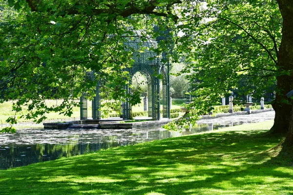 Chantilly, France - august 14 2016 : castle of Chantilly — Stock Photo, Image