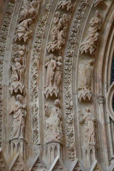 Reims, France - july 25 2016 : Notre Dame cathedral — Stock Photo, Image