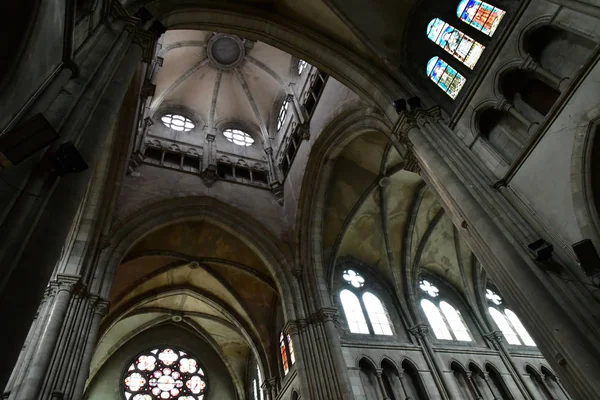 兰斯，法国-2016 年 7 月 26 日︰ 圣母大教堂 — 图库照片