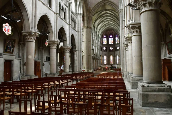 Epernay, France - july 26 2016 : Notre Dame church — Stock Photo, Image