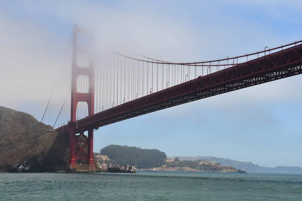São Francisco; EUA - 13 de julho de 2016: Golden Gate bridge — Fotografia de Stock