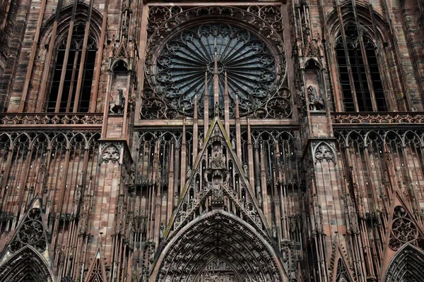 Estrasburgo, França - 22 de julho de 2016: Catedral de Notre Dame — Fotografia de Stock