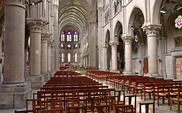 Epernay, Francia 26 de julio de 2016: Iglesia de Notre Dame — Foto de Stock