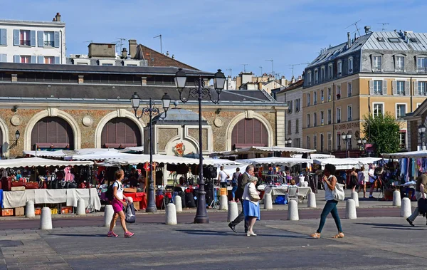 Versalles, Francia - 13 de agosto de 2016: pintoresco centro de la ciudad — Foto de Stock