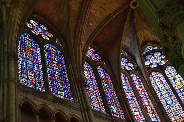 Reims, Fransa - 25 Temmuz 2016: Notre Dame Katedrali — Stok fotoğraf