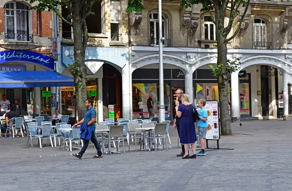 ランス, フランス - 2016 年 7 月 25 日: 夏の美しい都市 — ストック写真