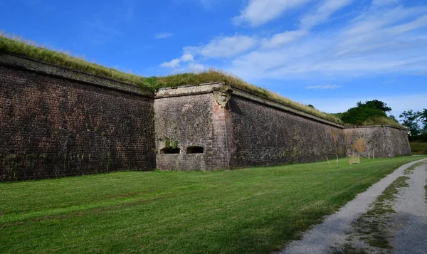 Neuf Brisach, France - 23 juillet 2016 : fortification en été — Photo